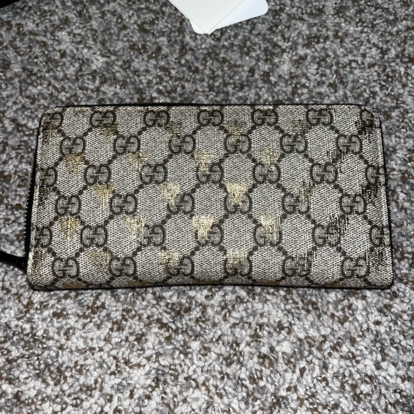 Last Call ‼️Gucci GG supreme Bee wallet 🐝 - Picture 6 of 7